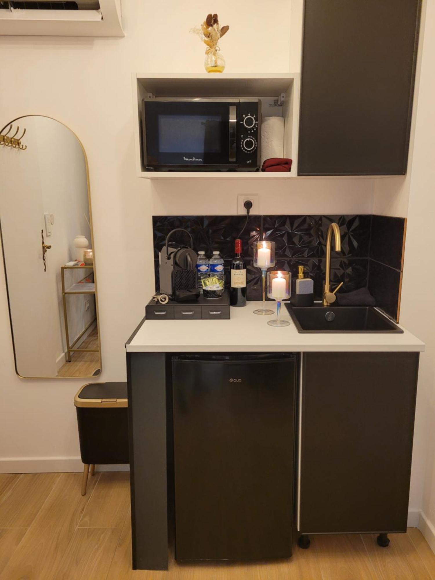 Nuit D'Evasion Love Room Avec Baignoire Balneotherapie Тулон Екстериор снимка