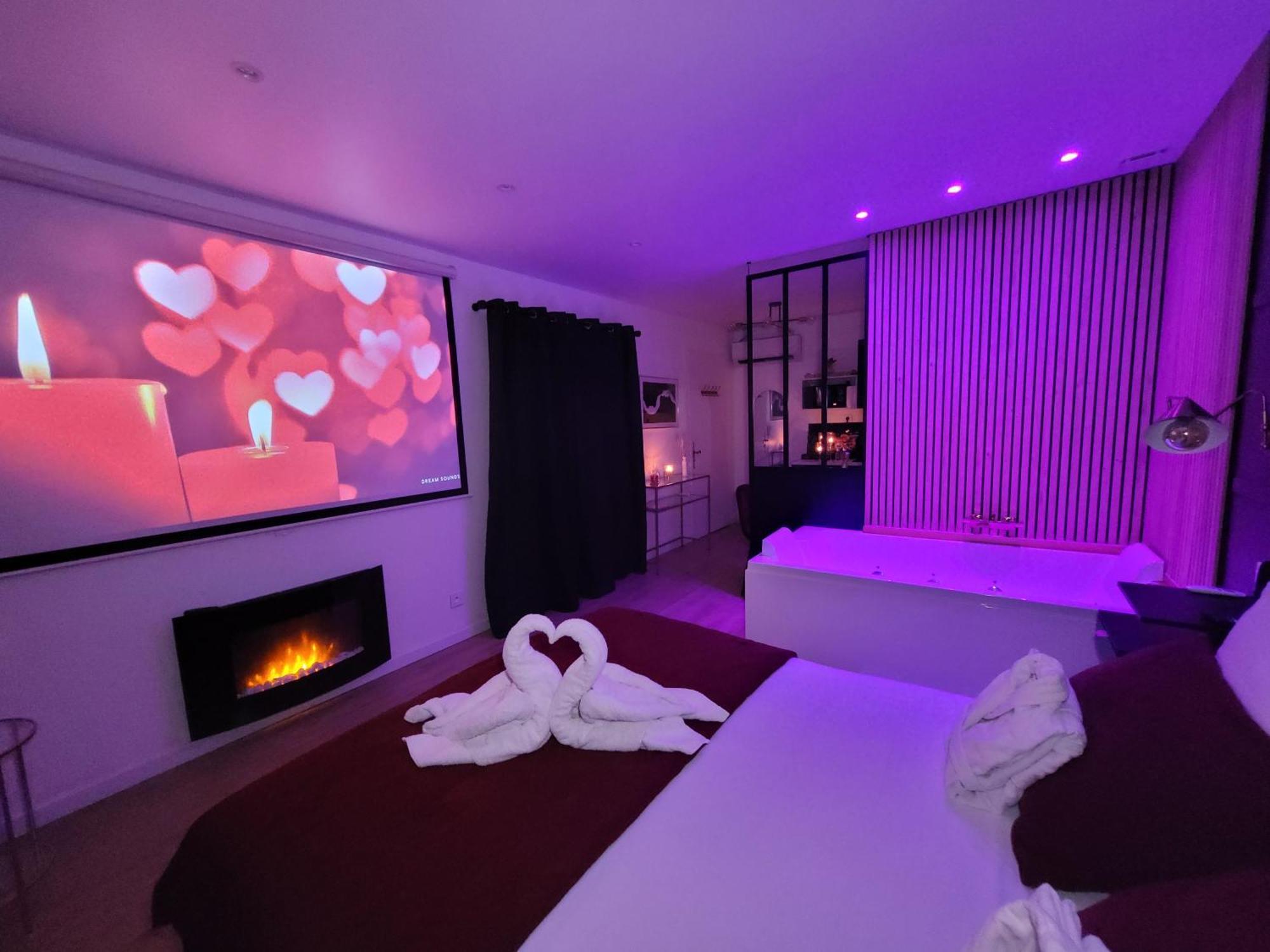Nuit D'Evasion Love Room Avec Baignoire Balneotherapie Тулон Екстериор снимка