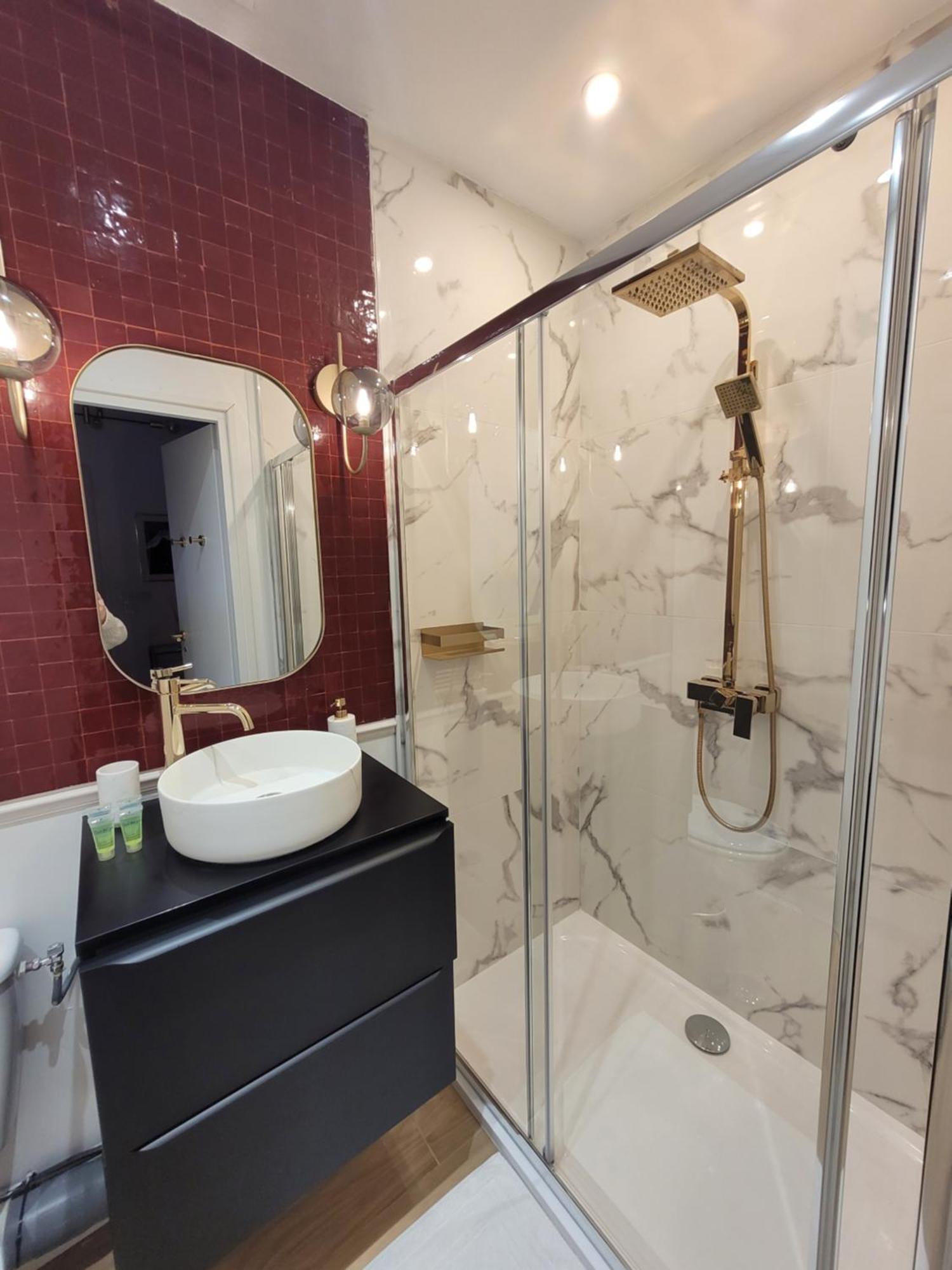 Nuit D'Evasion Love Room Avec Baignoire Balneotherapie Тулон Екстериор снимка