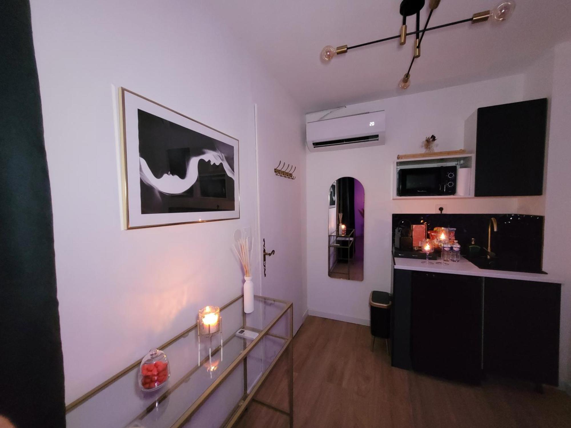 Nuit D'Evasion Love Room Avec Baignoire Balneotherapie Тулон Екстериор снимка